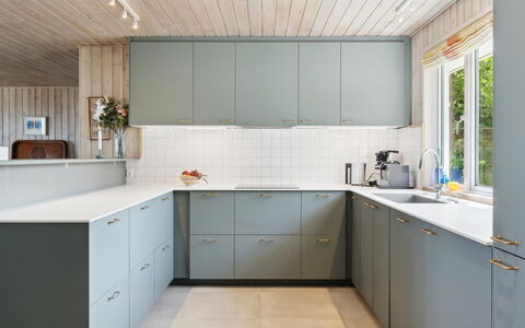 Gjoko - 40M from the Sea: Piso, Madera, Cocina, Gabinetes, Diseño De Interiores, Suelo, Aparato De Cocina, Mostrador, Alacena, Casa