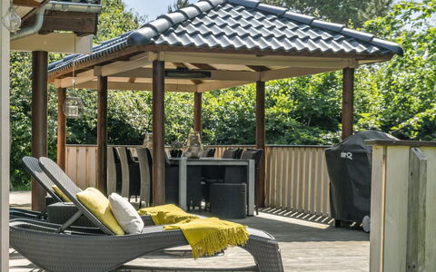 Leevi - 150M from the Sea: Kiosko, Mueble Para Exteriores, Sombra, Mueble, Jardín, Pabellón, Pabellón, Estructura Al Aire Libre, Patio, Cubierta