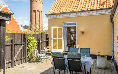 Fria - 500M from the Sea: 