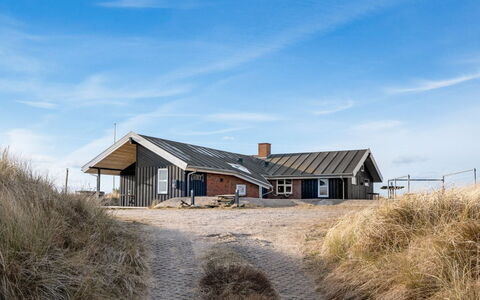 Tahnee - 450M from the Sea: Cabaña, Cobertizo, \Choza, Casa De Campo, Pradera, Choza, Granero, Cuarto De Troncos, Edificios Del Jardín