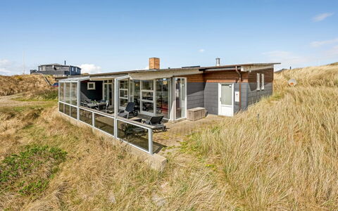 Emelin - 475M from the Sea: Techo, Casa, Casa, Cabaña, Puerta, Vía Muerta, Cubierta, Porche, Tablón, Madera Dura