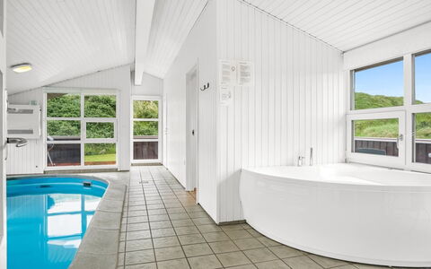 Larisa - 250M from the Sea: Techo, Material Compuesto, Piscina, Diseño, Madera Dura, Yarda, Cubierta, Tablón, Casa De Campo, Edificios Del Jardín