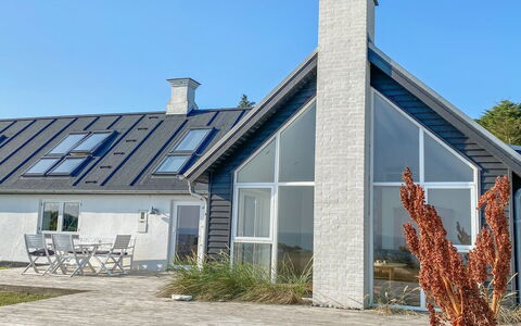 Alkmar - 75M from the Sea: Madera, Techo, Arquitectura, Casa, Casa, Cabaña, Vía Muerta, Madera Dura, Pendiente, Inmuebles