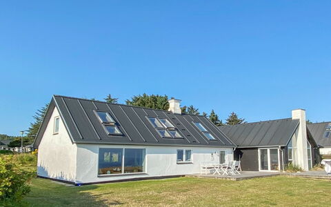 Alkmar - 75M from the Sea: Madera, Techo, Arquitectura, Casa, Casa, Cabaña, Vía Muerta, Madera Dura, Pendiente, Inmuebles