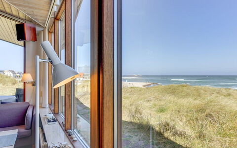 Arngrim - 100M from the Sea: Madera, Techo, Arquitectura, Casa, Casa, Cabaña, Vía Muerta, Madera Dura, Pendiente, Inmuebles