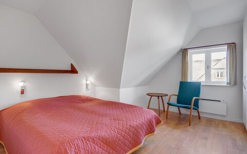 Oneida - 800M from the Sea: Piso, Diseño De Interiores, Pared, Suelo, Madera, Habitación, Techo, Cama, Suelos De Madera, Habitación