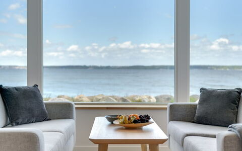 Elsabeth - 20M from the Sea: Mueble, Diseño De Interiores, Suelo, Piso, Mar, Sofá, Habitación, Oceano, Sala