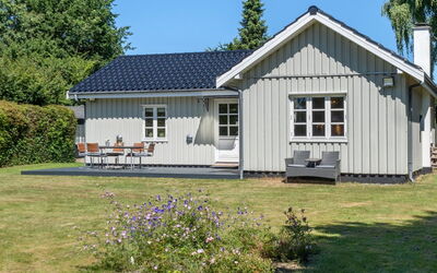 Lamis - 425M from the Sea in Sealand