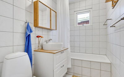 wolfhilde - 600m From The Sea