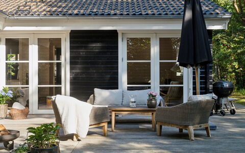 Anar - 900M from the Sea: Madera, Puerta, Mueble Para Exteriores, Maceta, Silla, Madera Dura, Planta De Casa, Diseño, Mimbre, Manchas De Madera