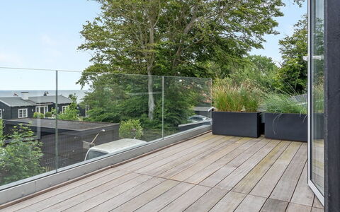 Ebke - 70M from the Sea: Madera, Suelos De Madera, Cubierta, Material Compuesto, Porche, Balcón, Pretil, Madera Dura, Tablón, Manchas De Madera