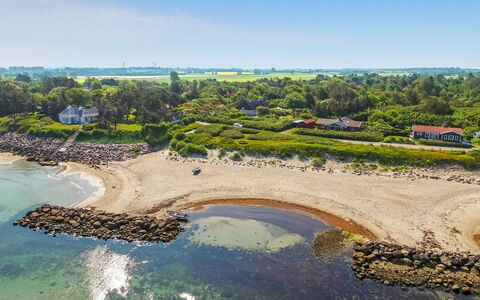 Rebana - 30M from the Sea: Cabaña, Cobertizo, \Choza, Casa De Campo, Pradera, Choza, Granero, Cuarto De Troncos, Edificios Del Jardín