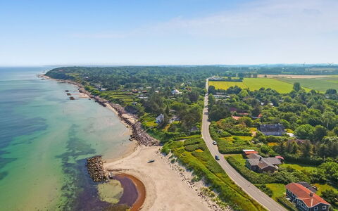 Rebana - 30M from the Sea: Cabaña, Cobertizo, \Choza, Casa De Campo, Pradera, Choza, Granero, Cuarto De Troncos, Edificios Del Jardín