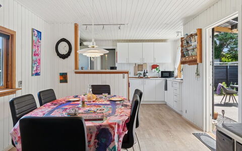 Ludvika - 350M from the Sea: Casa, Cabaña, Porche, Vía Muerta, Casa De Campo, Estructura Al Aire Libre