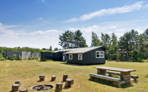 Ludvika - 350M from the Sea: Casa, Cabaña, Porche, Vía Muerta, Casa De Campo, Estructura Al Aire Libre