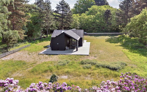 Ella - 1.2Km to the Fjord: Techo, Casa, Casa, Cabaña, Vía Muerta, Inmuebles, Entrada De Coches, Edificios Del Jardín, Yarda, Cobertizo