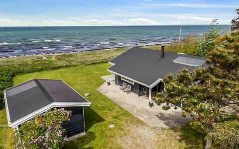 Stacie - 10M from the Sea: Casa, Cabaña, Porche, Vía Muerta, Casa De Campo, Estructura Al Aire Libre