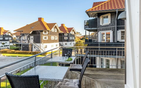Nikica - 350M from the Sea: Arquitectura, Techo, Casa, Material Compuesto, La Luz Del Día, Vía Muerta, Entrada De Coches