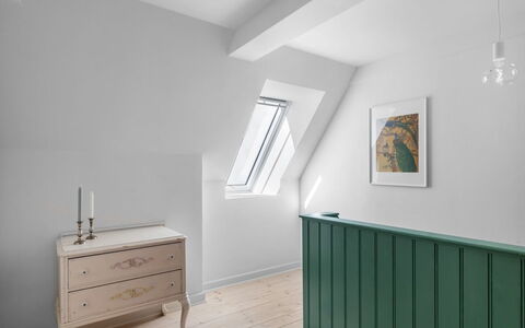 Gaby - 250M from the Sea: Madera, Techo, Arquitectura, Casa, Casa, Cabaña, Vía Muerta, Madera Dura, Pendiente, Inmuebles