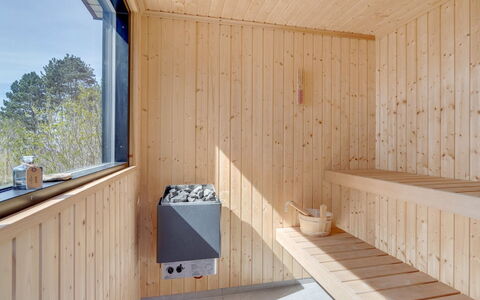 Haley - 150M from the Sea: Madera, Techo, Arquitectura, Casa, Casa, Cabaña, Vía Muerta, Madera Dura, Pendiente, Inmuebles