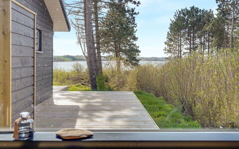 Haley - 150M from the Sea: Madera, Techo, Arquitectura, Casa, Casa, Cabaña, Vía Muerta, Madera Dura, Pendiente, Inmuebles