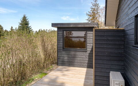 Haley - 150M from the Sea: Madera, Techo, Arquitectura, Casa, Casa, Cabaña, Vía Muerta, Madera Dura, Pendiente, Inmuebles