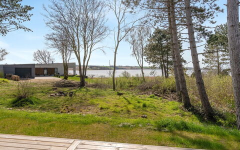 Haley - 150M from the Sea: Madera, Techo, Arquitectura, Casa, Casa, Cabaña, Vía Muerta, Madera Dura, Pendiente, Inmuebles