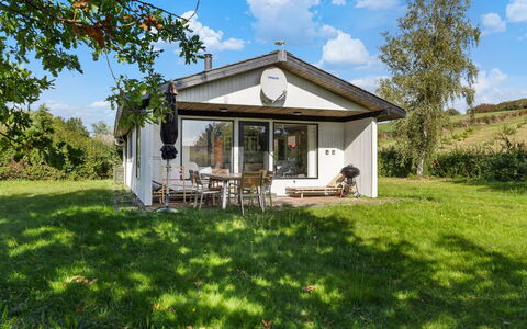 Kalle - 400M from the Sea: Departamento, Sombra, Balcón, Silla, Cerca, Mueble Para Exteriores, Aluminio, Césped Artificial