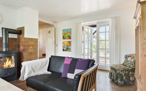 Ajo - 2Km from the Sea: Mueble, Piso, Diseño De Interiores, Suelo, Madera, Techo, Habitación, Sofá, Sala, Suelos De Madera