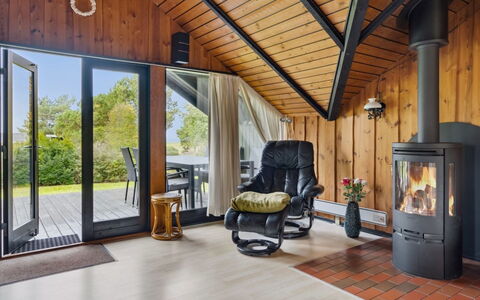 Elisej - 100M from the Sea: Mueble, Madera, Piso, Diseño De Interiores, Suelo, Suelos De Madera, Techo, Sala, Sofá, Silla