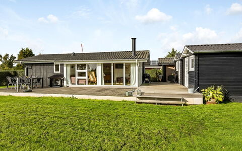 Florina - 700M from the Sea: Madera, Techo, Casa, Casa, Arquitectura, Vía Muerta, El Terreno Del Lote, Cabaña, Cobertizo, Edificios Del Jardín