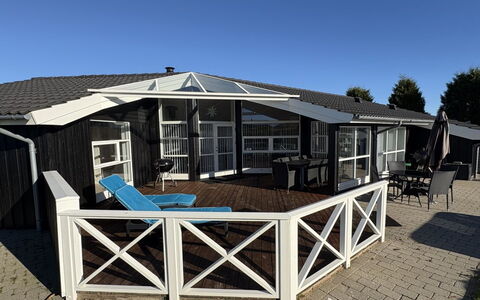 Arnod - 400M from the Sea: Madera, Jardín, Patio Interior, El Terreno Del Lote, Casa, Techo, Sombra, Cubierta, Madera Dura, Yarda