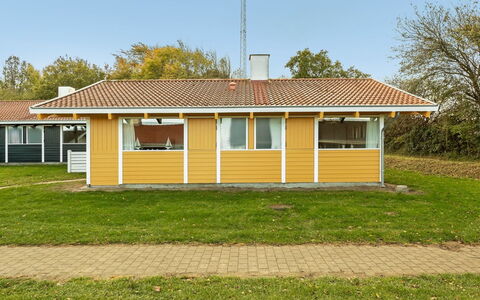 Boris - 500M from the Sea: Barrio Residencial, Techo, Suburbio, Entrada De Coches, Inmuebles, Tubo De Lámpara