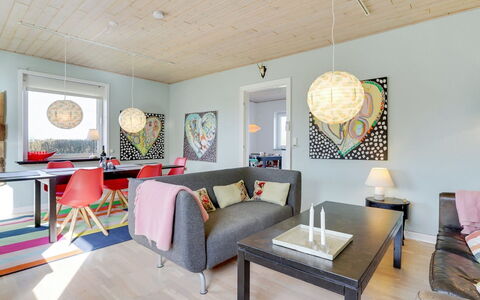 Ewelina - 15Km from the Sea: Mueble, Diseño De Interiores, Piso, Suelo, Techo, Madera, Lámpara, Sofá, Sala, Habitación