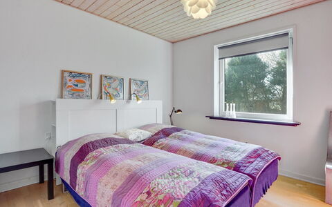 Ewelina - 15Km from the Sea: Cama, Habitación, Diseño De Interiores, Lecho, Sábana, Madera, Techo, Piso, Suelo, Mueble