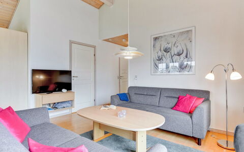 Karina - 150M to the Fjord: Diseño De Interiores, Piso, Suelo, Madera, Mueble, Sofá, Techo, Sala, Habitación, Suelos De Madera