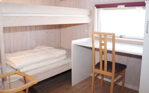Ascan - 50M from the Sea: Pared, Habitación, Madera, Cama, Suelo, Diseño De Interiores, Piso, Mueble, Sábana, Lecho