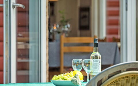 Tess - 50M from the Sea: Mueble, Silla, Mesa, Madera, Diseño De Interiores, Vajilla, Cocina Y Comedor Mesa, Encendiendo, Drinkware, Comedor