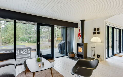 Judyta - 1Km from the Sea: Diseño De Interiores, Madera, Piso, Mueble, Techo, Suelo, Sala, Casa, Suelos De Madera, Silla