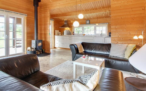Ulvi - 300M to the Fjord: Madera, Techo, Arquitectura, Casa, Casa, Cabaña, Vía Muerta, Madera Dura, Pendiente, Inmuebles