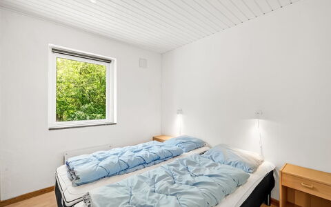 Aarni - 250M to the Fjord: Pared, Madera, Habitación, Techo, Diseño De Interiores, Suelo, Cama, Casa, Lecho, Marco De La Cama
