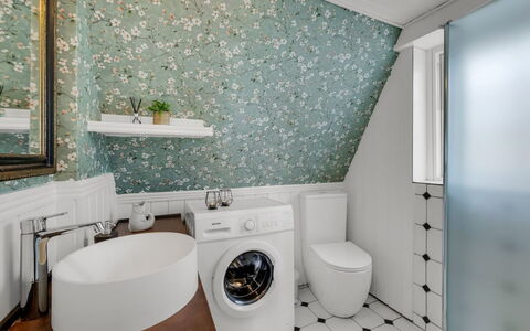 Analia - from the Sea: Arreglo De Tubería, Diseño De Interiores, Piso, Baño, Suelo, Plomería, Lavabo, Mueble De Baño, Lavabo Del Baño, Loseta