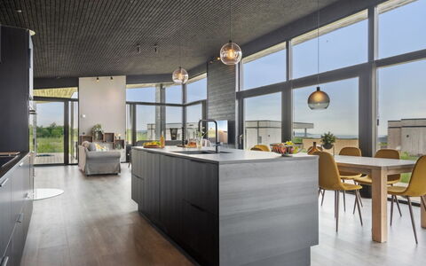 Anelle - 500M from the Sea: Cocina, Diseño De Interiores, Piso, Mueble, Mostrador, Techo, Suelo, Gabinetes, Lámpara, Electrodoméstico