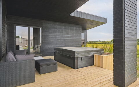 Anelle - 500M from the Sea: Madera, Material Compuesto, Cubierta, Tablón, Madera Dura, Suelos De Madera, Vía Muerta, Manchas De Madera, La Luz Del Día