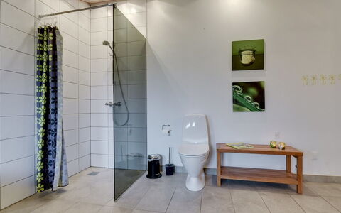 Hilmer - from the Sea: Piso, Suelo, Diseño De Interiores, Arreglo De Tubería, Madera, Baño, Plomería, Techo, Encendiendo, Baño