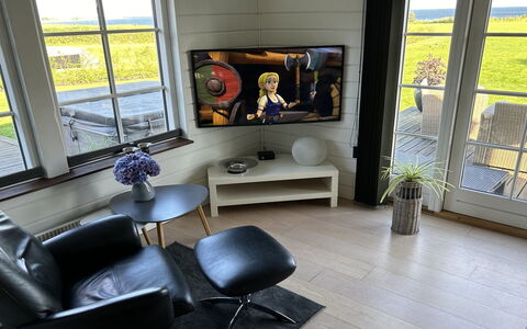 Orsa - 80M from the Sea: Mueble, Diseño De Interiores, Piso, Suelo, Madera, Televisión, Sala, Encendiendo, Habitación, Set De Televisión
