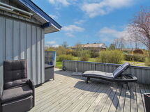 marjun - 400m From The Sea