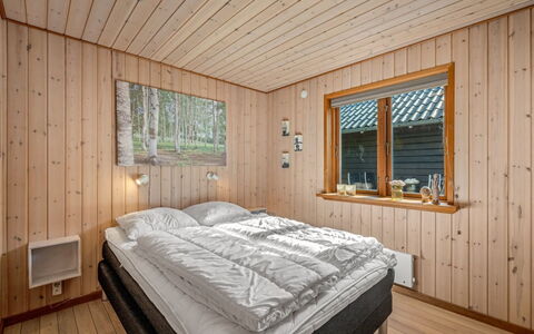 Engeline - 300M to the Fjord: Madera, Habitación, Diseño De Interiores, Techo, Cama, Piso, Suelo, Sábana, Habitación, Casa