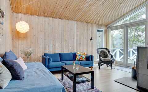 Ljupka - 1Km from the Sea: Mueble, Diseño De Interiores, Madera, Piso, Techo, Suelo, Sofá, Sala, Habitación, Casa