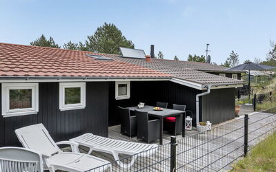 Emeline - 1.7Km from the Sea